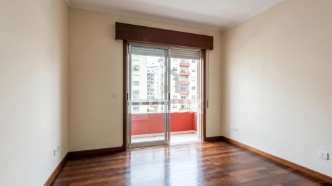 Apartamento T2 para Venda em Algueirão-Mem Martins
