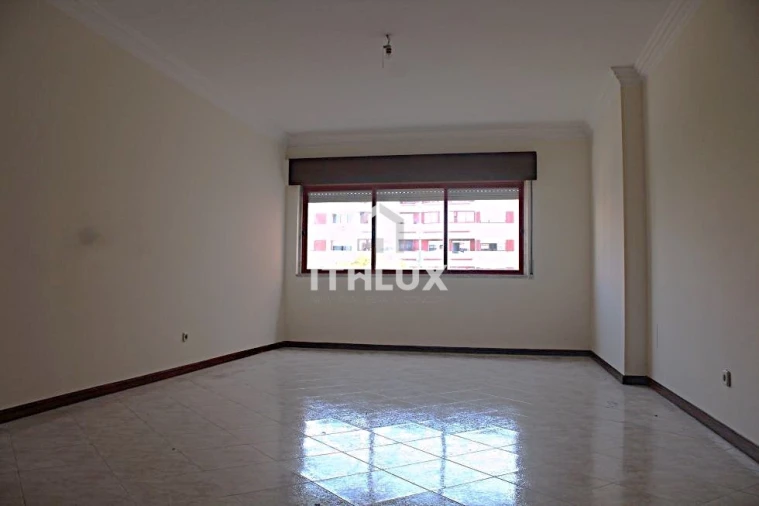 Apartamento T2 para Venda em Algueirão-Mem Martins Foto 5