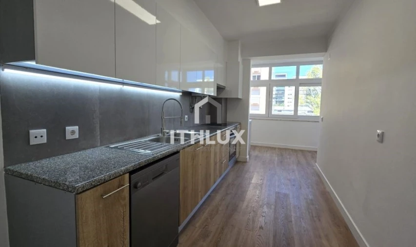 Apartamento T3 para Venda em São Domingos de Benfica Foto 4