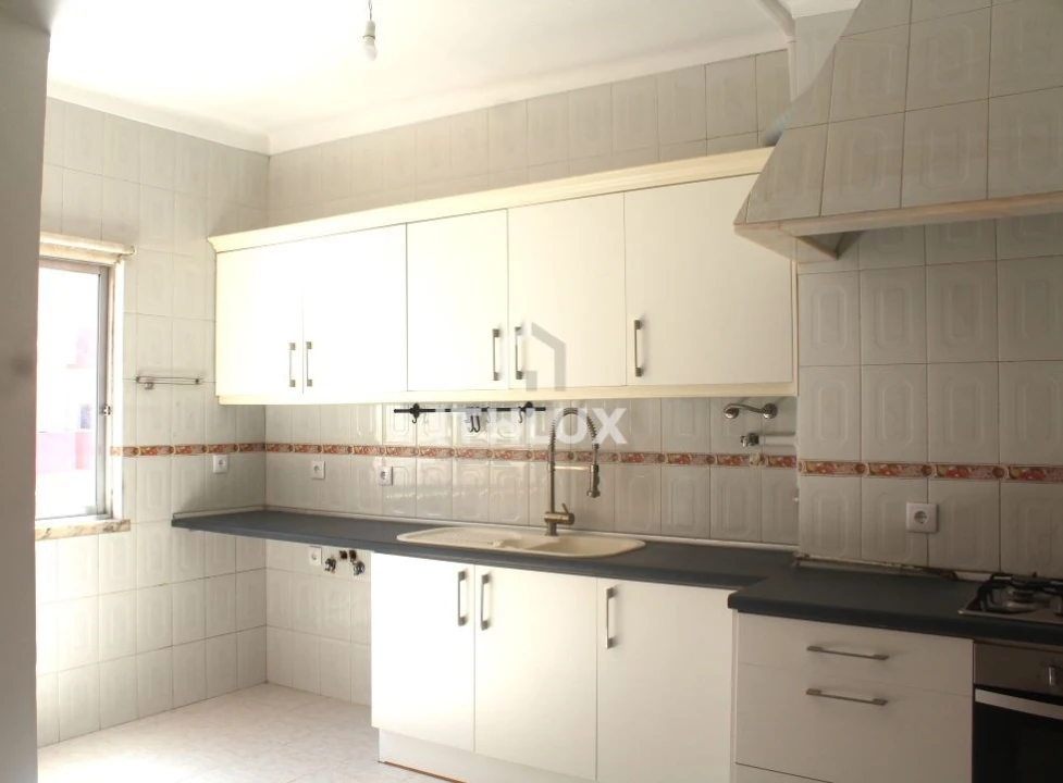 Apartamento T4 para Venda em Rio de Mouro Foto 1