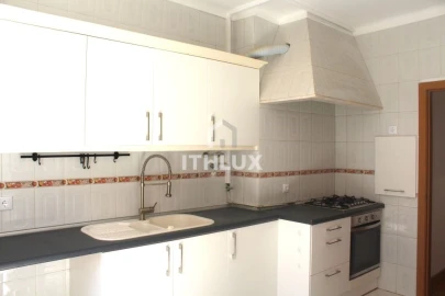 Apartamento T4 para Venda em Rio de Mouro