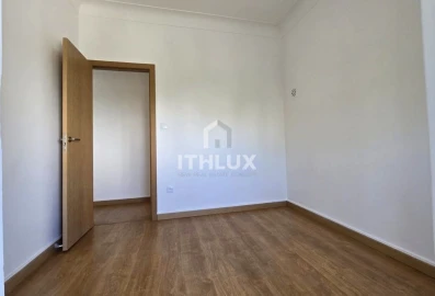 Apartamento T4 para Venda em Rio de Mouro