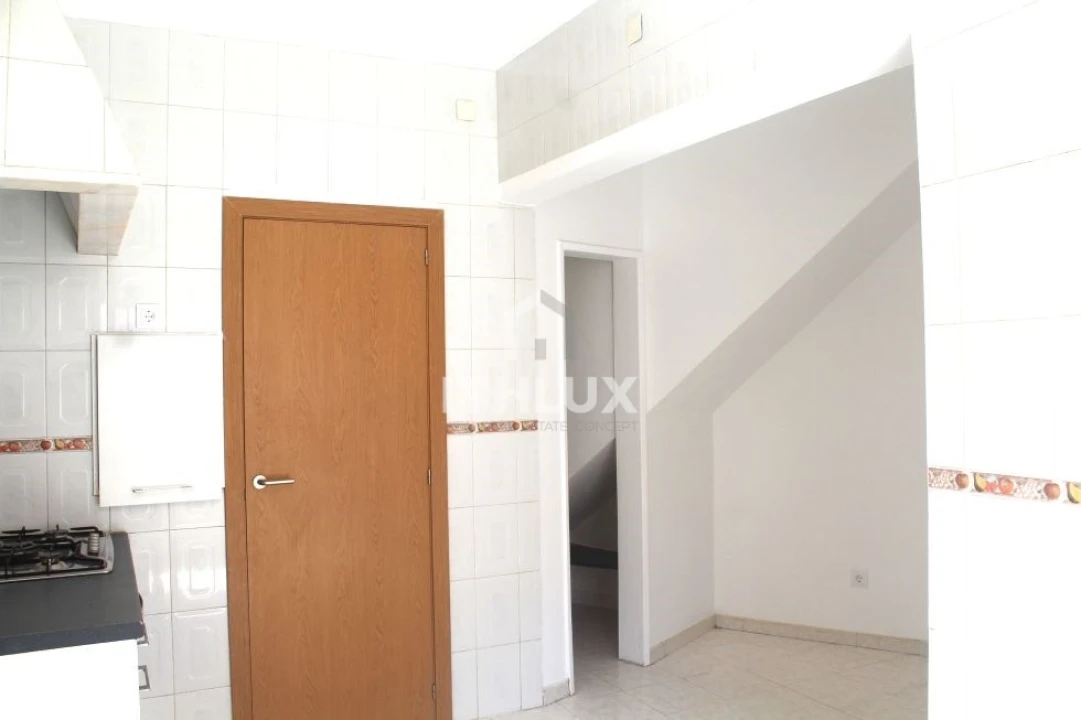 Apartamento T4 para Venda em Rio de Mouro Foto 4