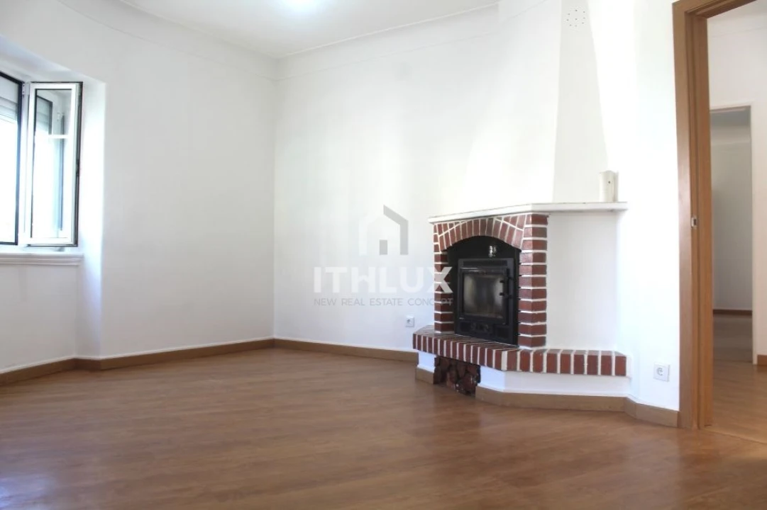 Apartamento T4 para Venda em Rio de Mouro Foto 6