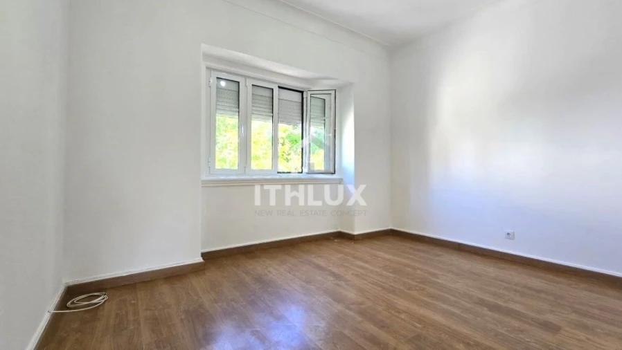 Apartamento T4 para Venda em Rio de Mouro Foto 13