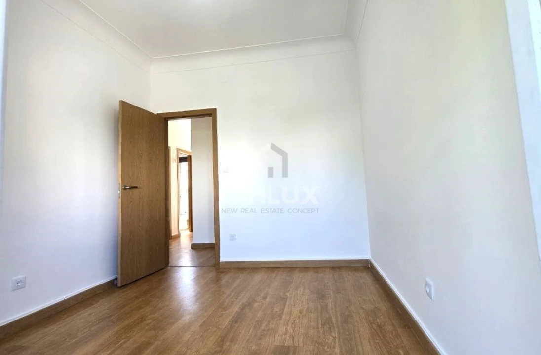 Apartamento T4 para Venda em Rio de Mouro Foto 21