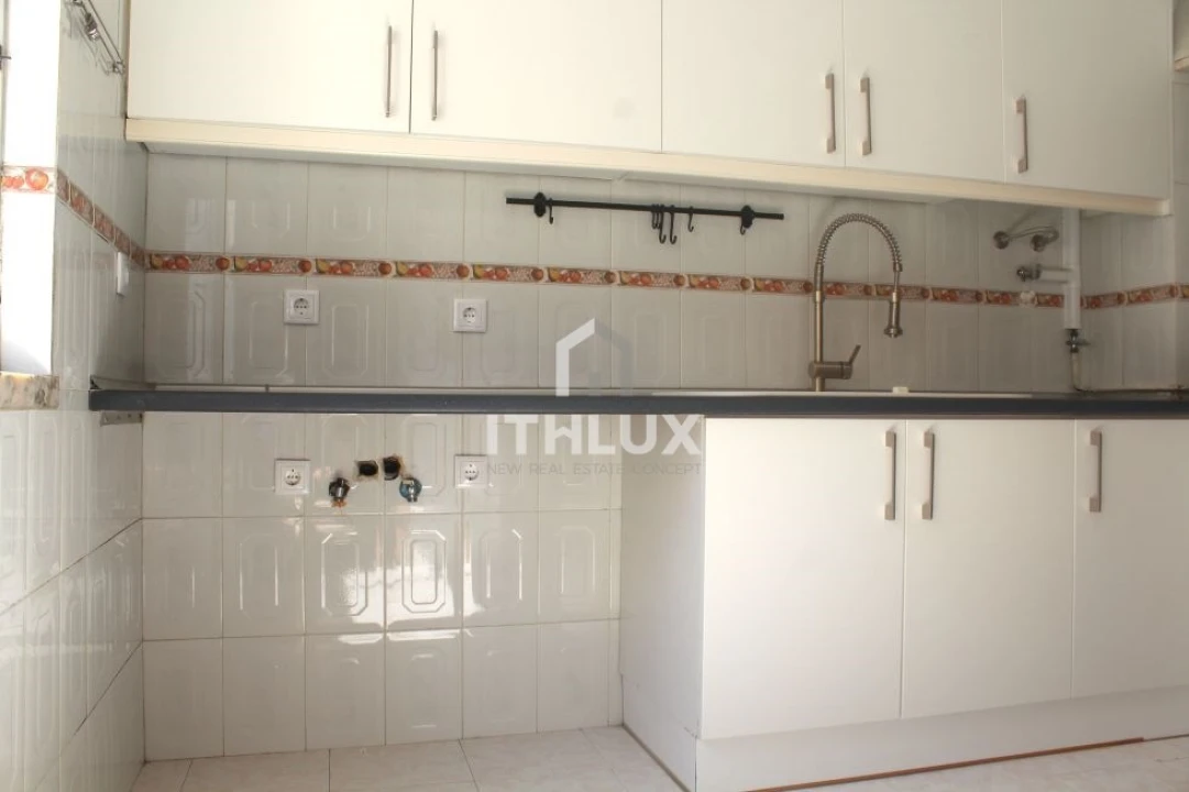 Apartamento T4 para Venda em Rio de Mouro Foto 3