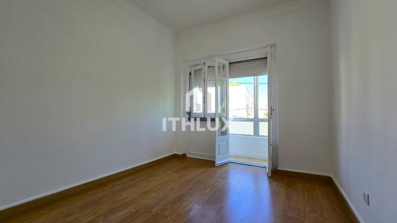 Apartamento T4 para Venda em Rio de Mouro Foto 19