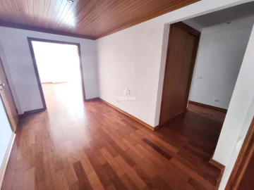 Apartamento T3 para Arrendamento em Azeitão (São Lourenço e São Simão)