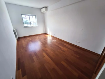 Apartamento T3 para Arrendamento em Azeitão (São Lourenço e São Simão)