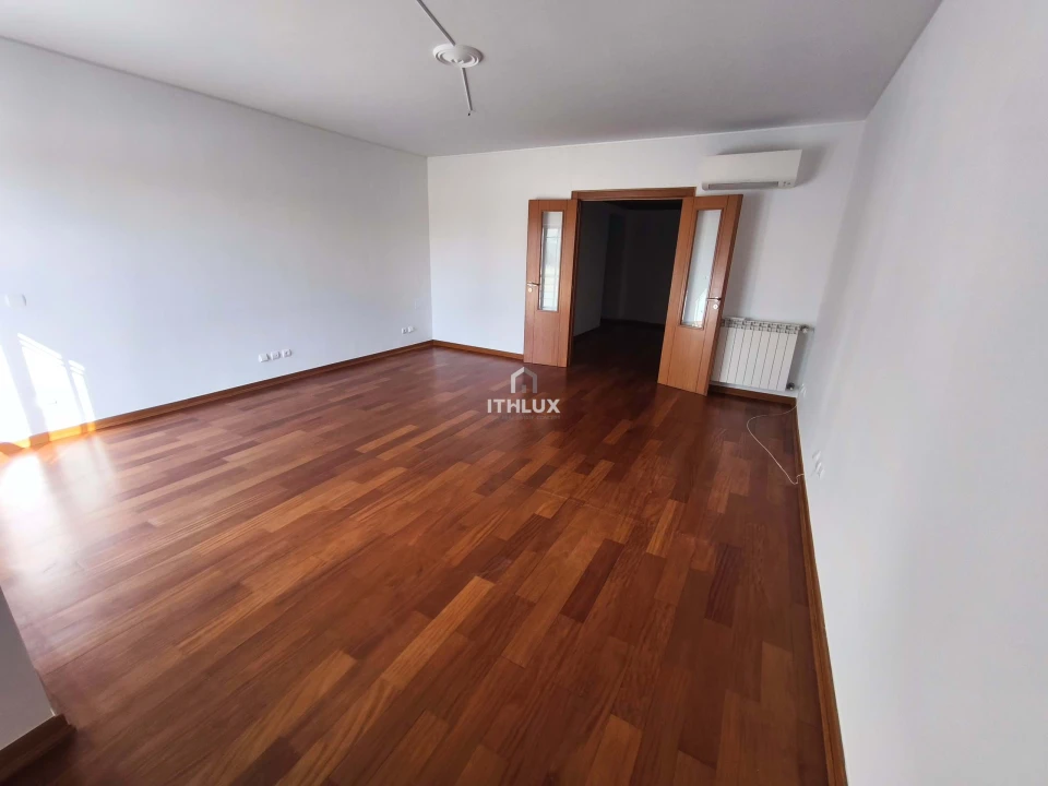 Apartamento T3 para Arrendamento em Azeitão (São Lourenço e São Simão) Foto 14