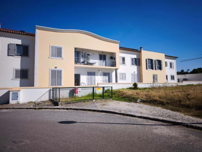 Apartamento T3 para Arrendamento em Azeitão (São Lourenço e São Simão)