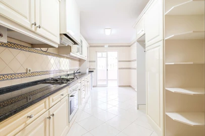 Apartamento T3 para Arrendamento em Cascais e Estoril