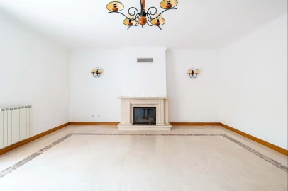 Apartamento T3 para Arrendamento em Cascais e Estoril