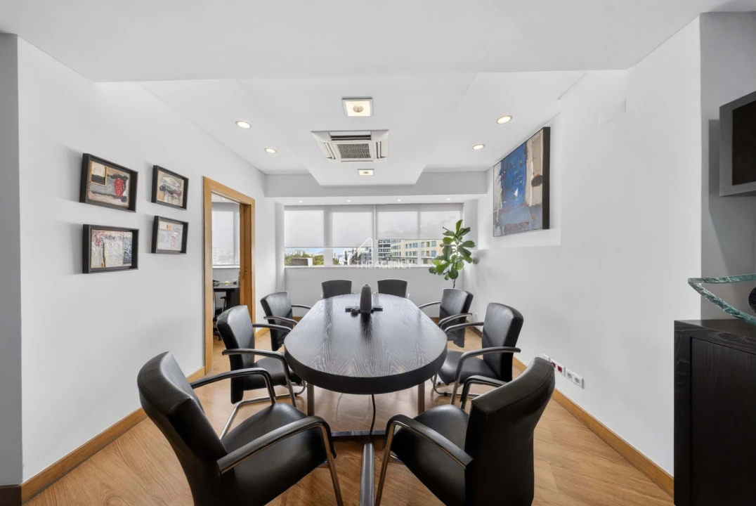 Apartamento T4 para Venda em Alvalade Foto 6