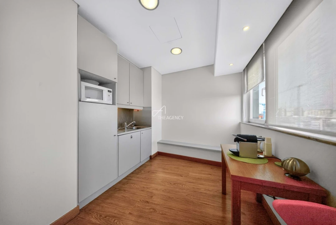 Apartamento T4 para Venda em Alvalade Foto 22