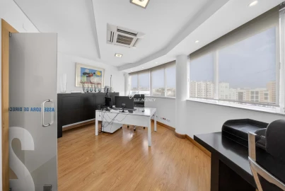 Apartamento T4 para Venda em Alvalade