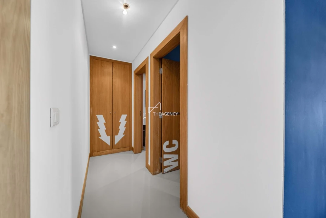 Apartamento T4 para Venda em Alvalade Foto 13