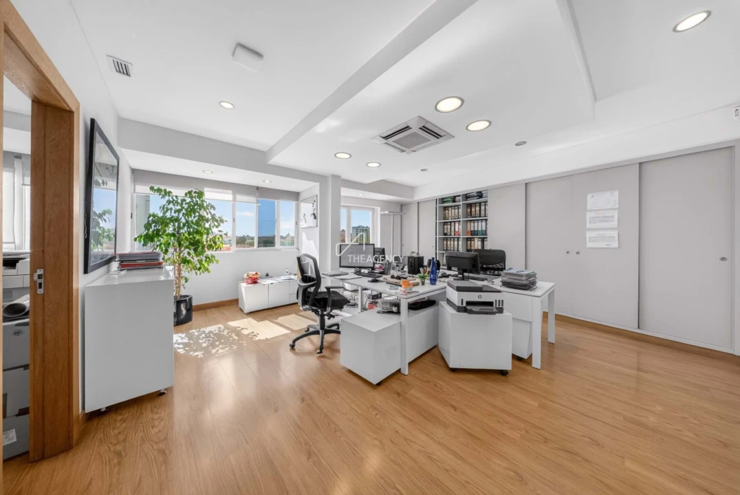 Apartamento T4 para Venda em Alvalade Foto 20