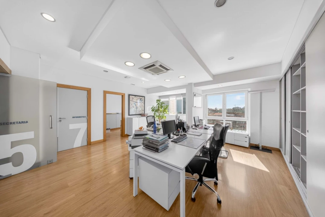 Apartamento T4 para Venda em Alvalade Foto 21