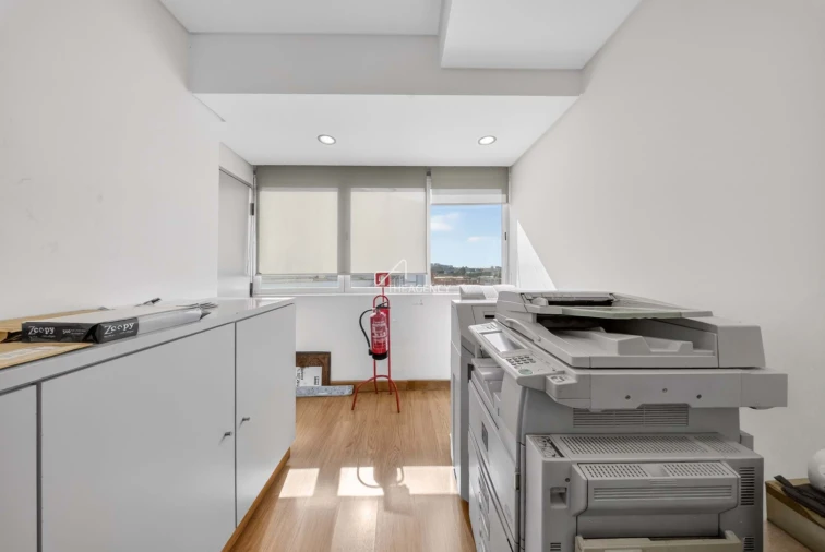 Apartamento T4 para Venda em Alvalade Foto 16