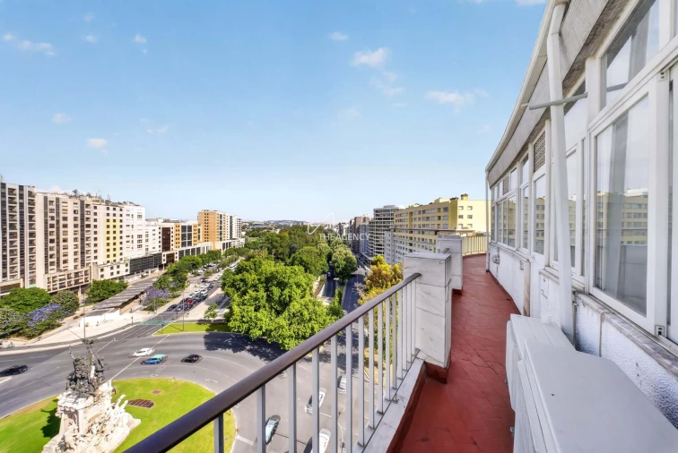 Apartamento T4 para Venda em Alvalade Foto 11