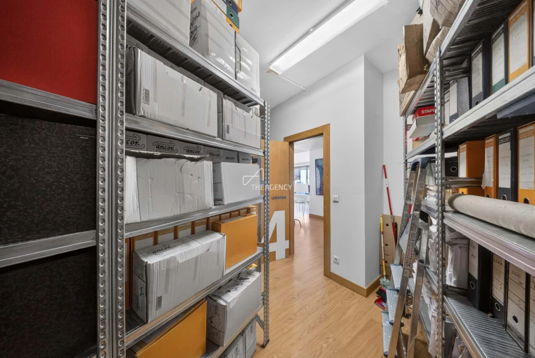 Apartamento T4 para Venda em Alvalade Foto 18