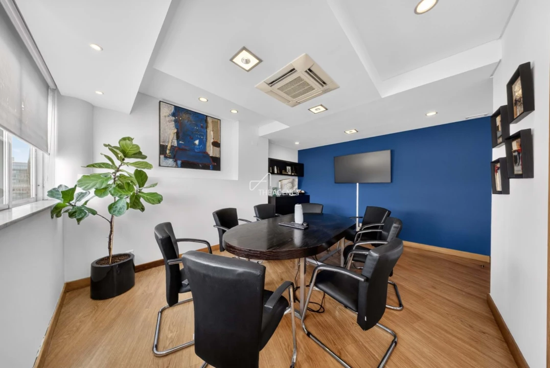 Apartamento T4 para Venda em Alvalade Foto 7