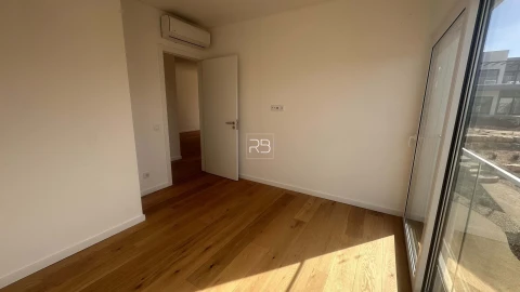 Apartamento T3 para Venda em Estômbar e Parchal