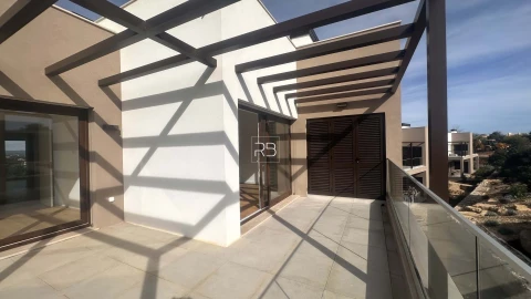 Apartamento T3 para Venda em Estômbar e Parchal