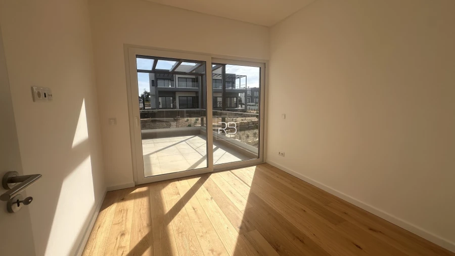 Apartamento T3 para Venda em Estômbar e Parchal Foto 16