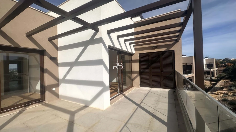 Apartamento T3 para Venda em Estômbar e Parchal Foto 25