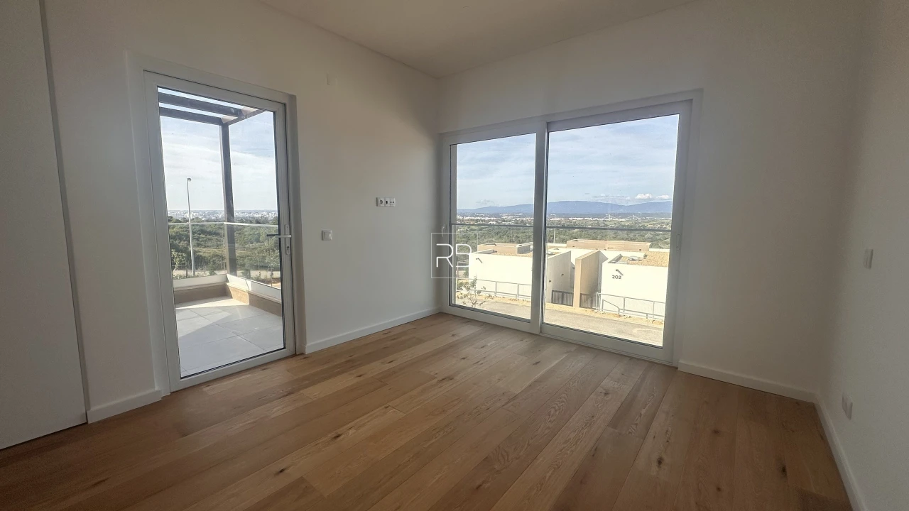 Apartamento T3 para Venda em Estômbar e Parchal Foto 6