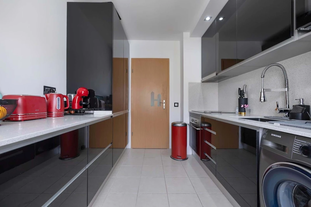 Apartamento T3 para Venda em Portimão Foto 3