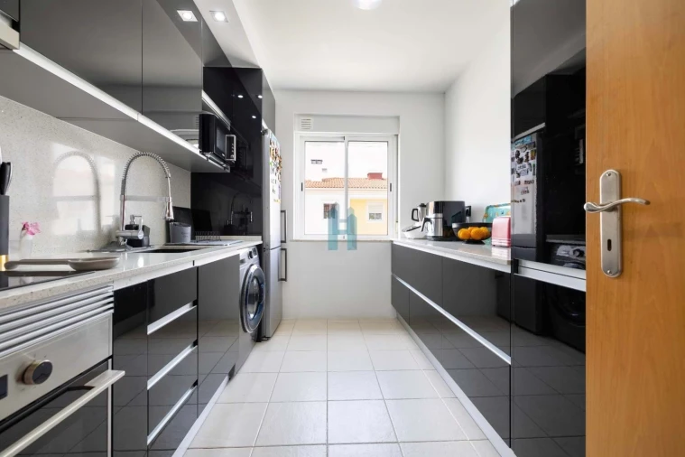 Apartamento T3 para Venda em Portimão Foto 6