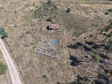 Terreno para Venda em Freixial e Juncal do Campo