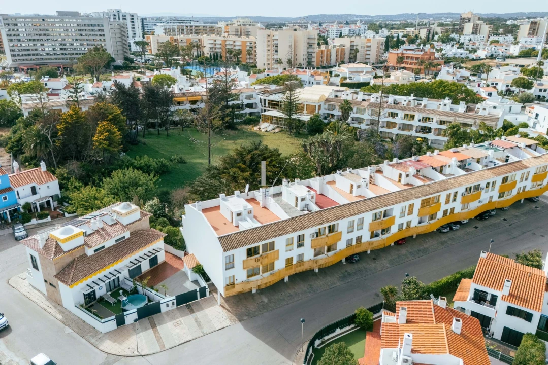 Apartamento para Venda em Quarteira Foto 19