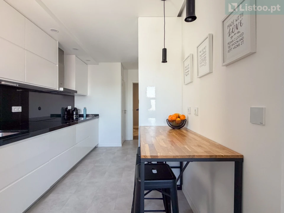 Apartamento T4 para Venda em Venteira Foto 8