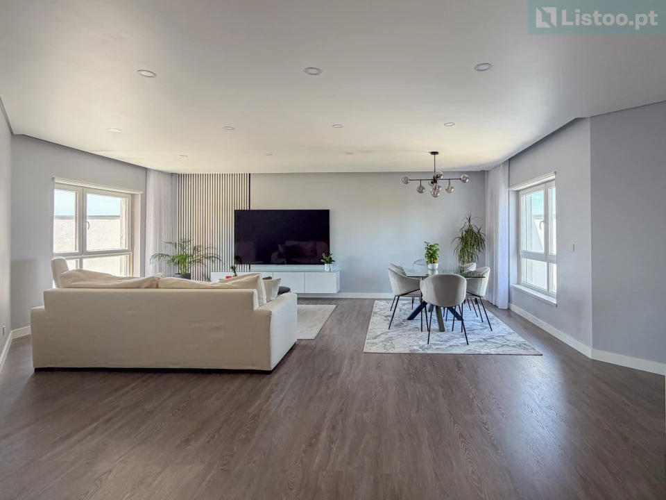 Apartamento T4 para Venda em Venteira Foto 4