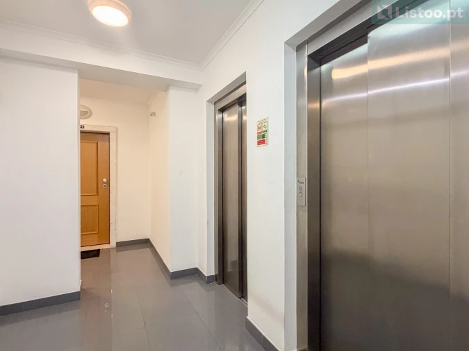 Apartamento T4 para Venda em Venteira Foto 26