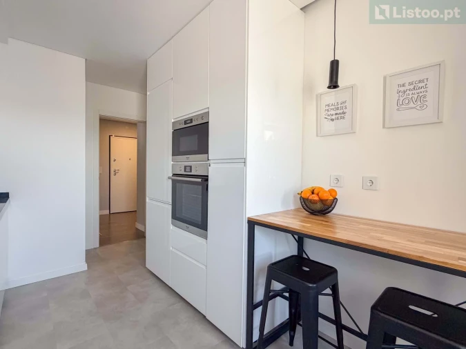 Apartamento T4 para Venda em Venteira Foto 9