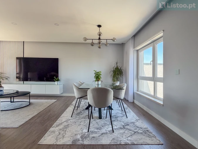 Apartamento T4 para Venda em Venteira Foto 3