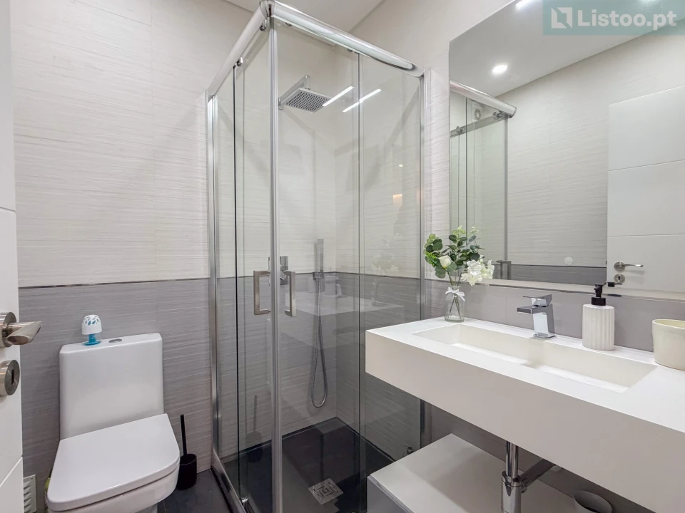Apartamento T4 para Venda em Venteira Foto 13