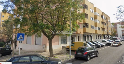 Negócio para Venda em Sacavém e Prior Velho