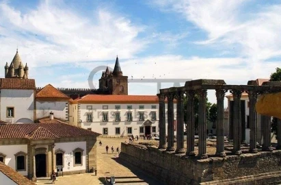 Prédio para Venda em Bacelo e Senhora da Saúde
