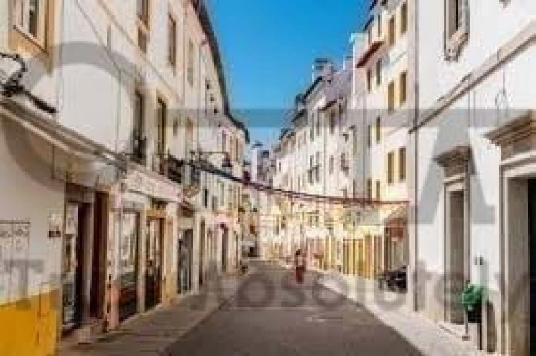 Prédio para Venda em Bacelo e Senhora da Saúde Foto 18