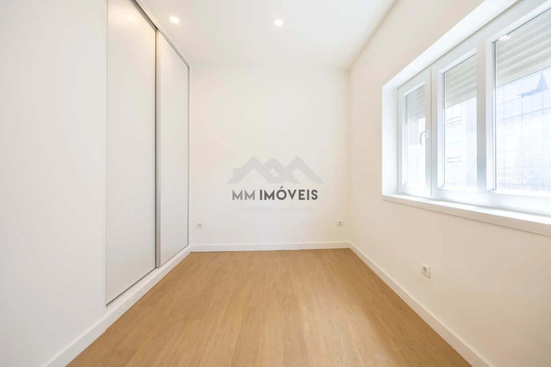 Apartamento T3 para Arrendamento em Santa Marinha e São Pedro da Afurada Foto 5