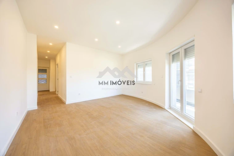 Apartamento T3 para Arrendamento em Santa Marinha e São Pedro da Afurada Foto 2