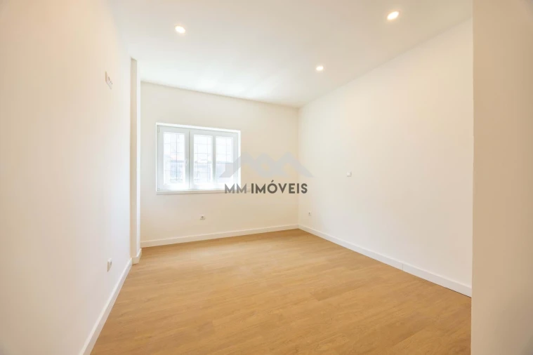 Apartamento T3 para Arrendamento em Santa Marinha e São Pedro da Afurada Foto 24