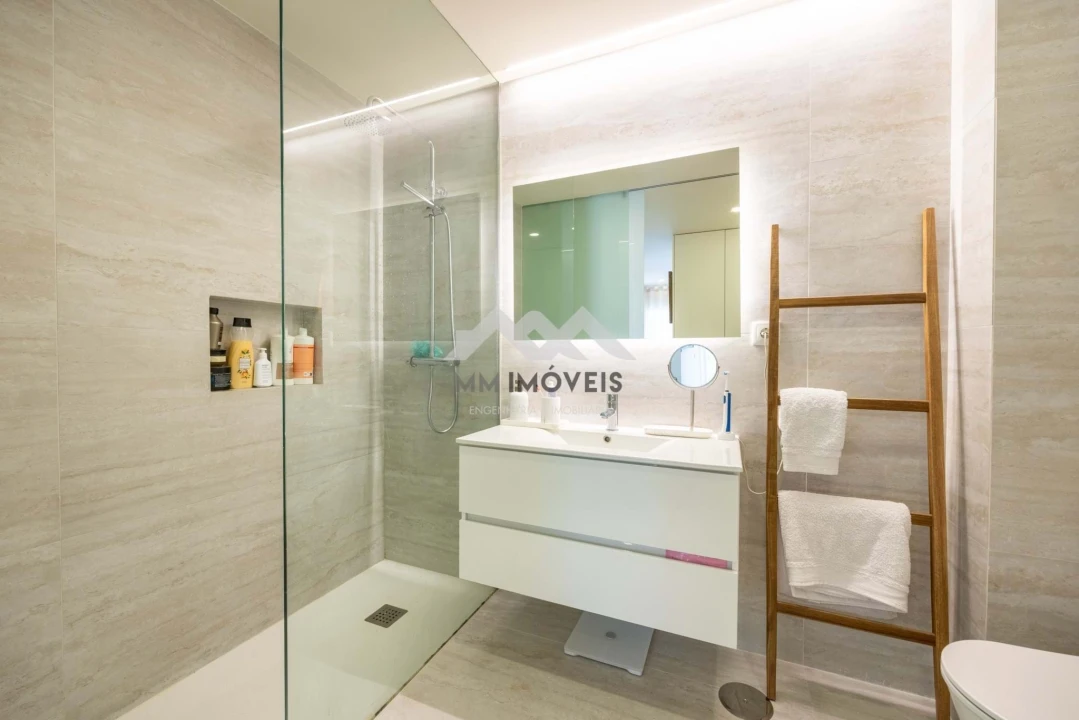 Apartamento T2 para Venda em Rio Tinto Foto 33
